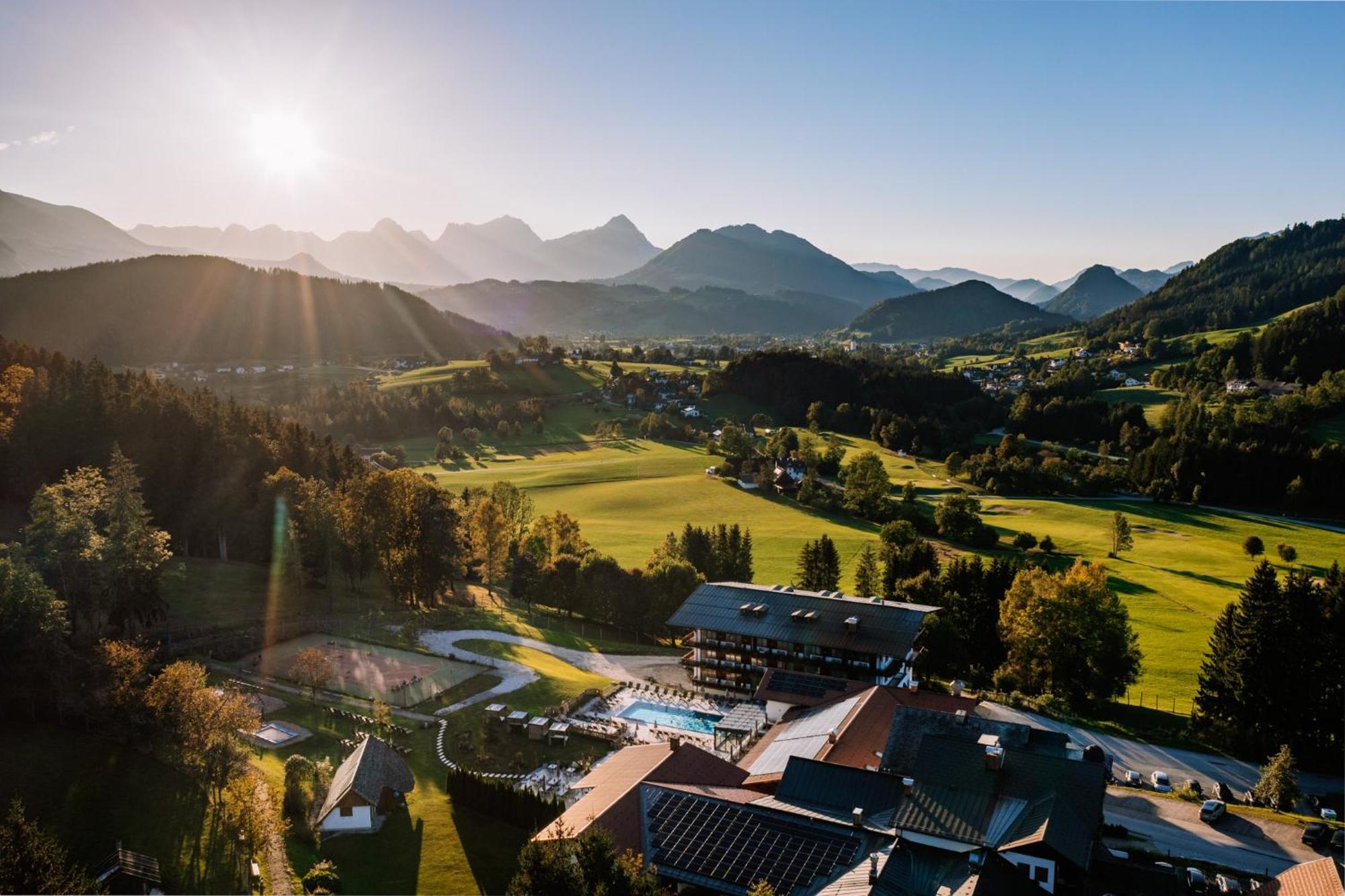 Hotel Sperlhof Windischgarsten Exteriör bild